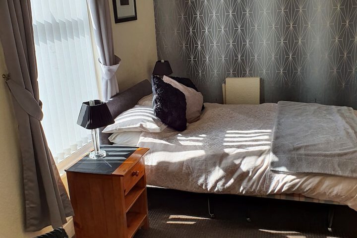 Room 8 of 97