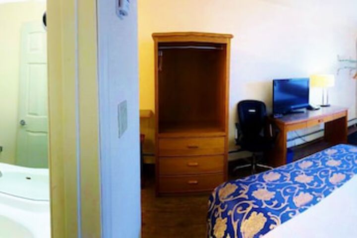 Room 14 of 29