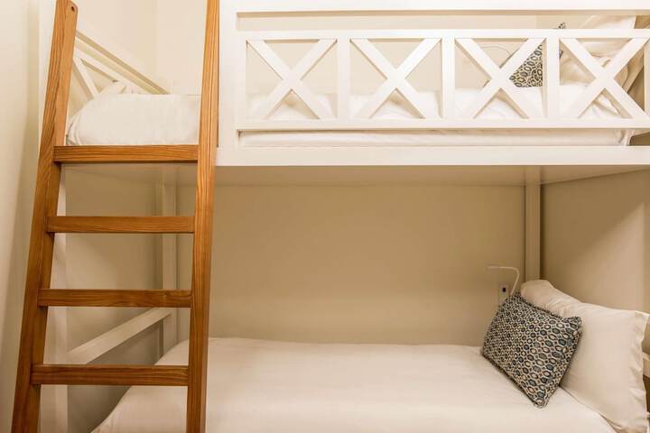 Room 61 of 310