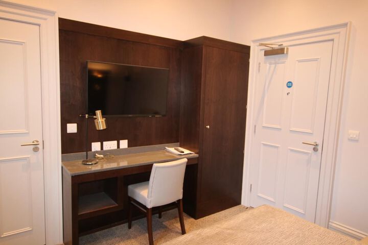 Room 9 of 62