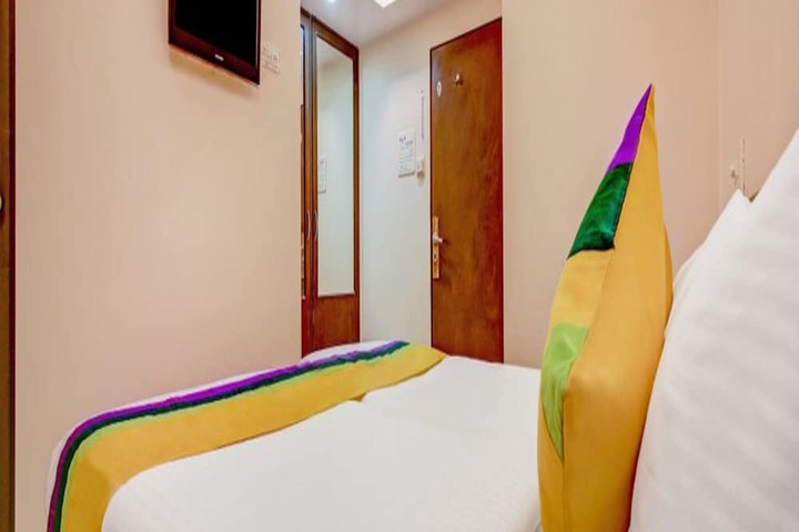 Room 19 of 37