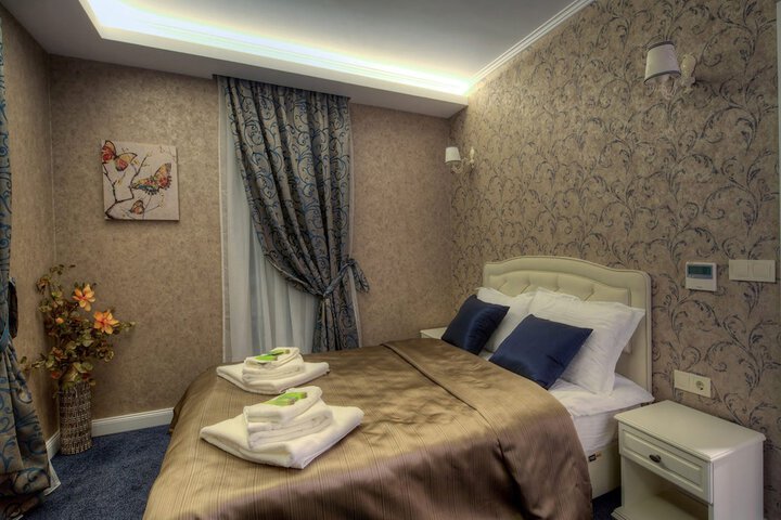 Room 7 of 44