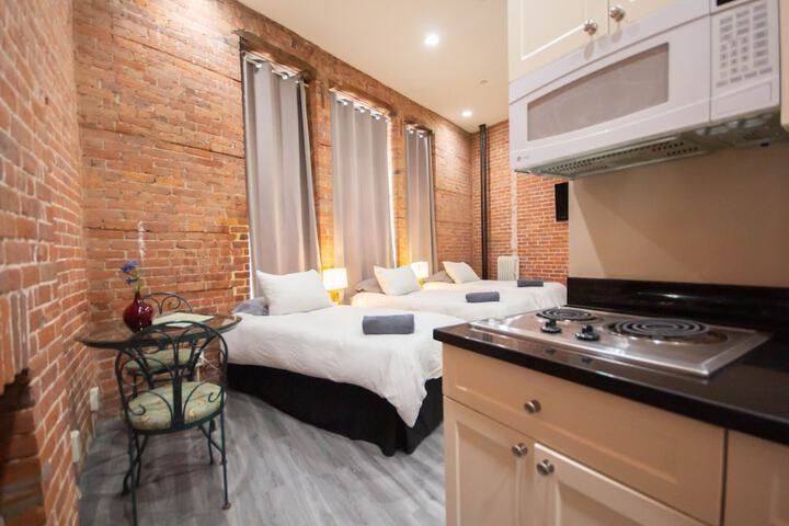 Room 43 of 121