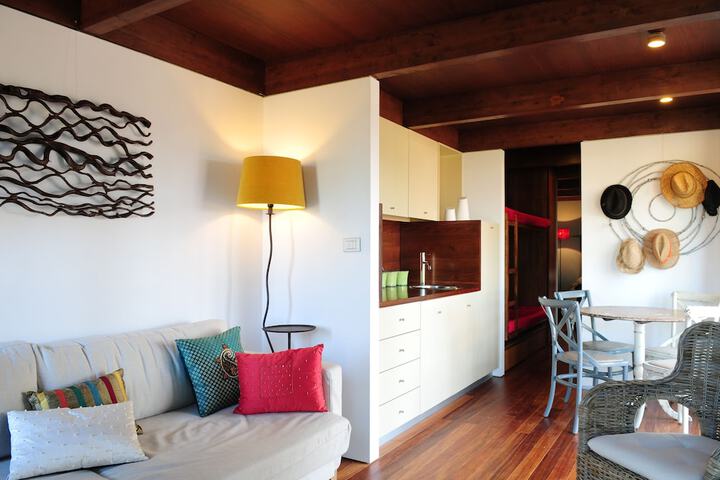 Room 10 of 24