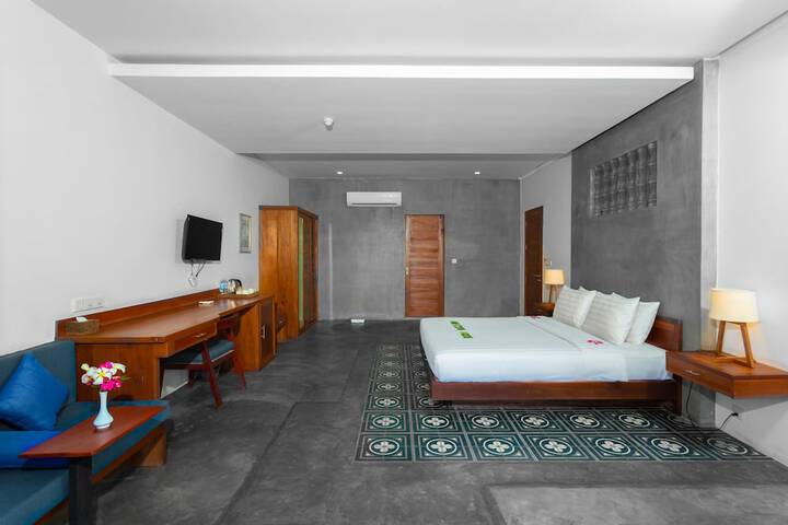 Room 13 of 105