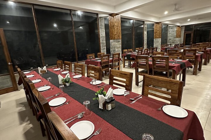 Dining 10 of 15
