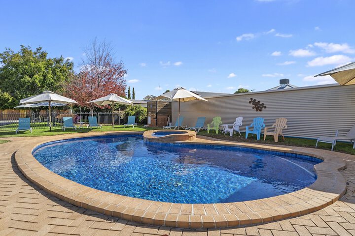 Hotel Pool