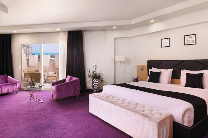 Room 12 of 24