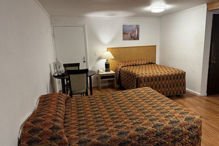 Room 42 of 168