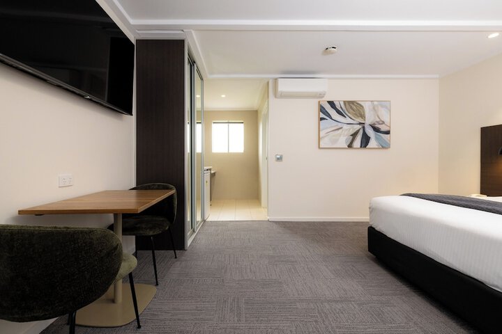 Room 22 of 68