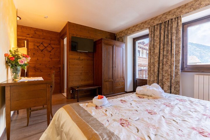 Room 5 of 61