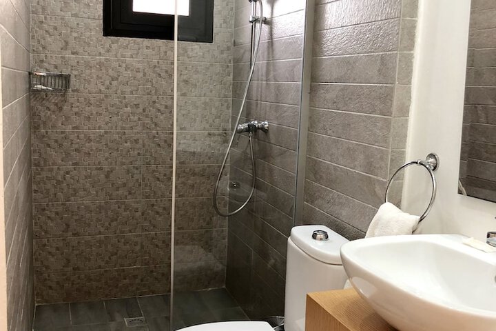 Room 17 of 27