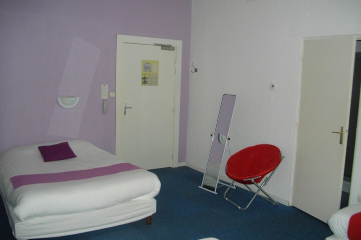 Room 25 of 51