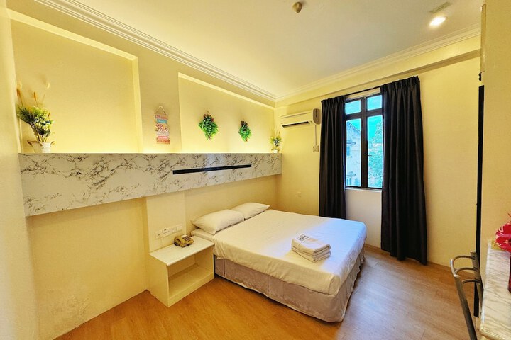 Room 50 of 82