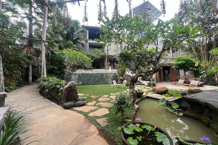 Hotel Exterior 158 of 165