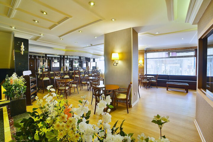 Dining Photos