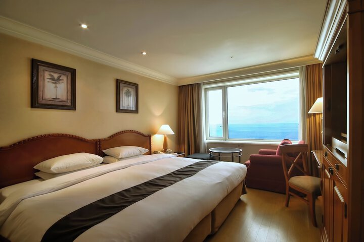 Room 15 of 79