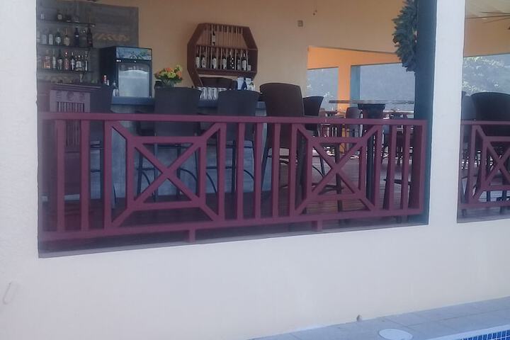 Lounge 58 of 62