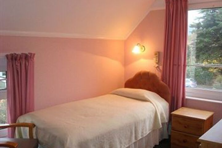 Room 2 of 13