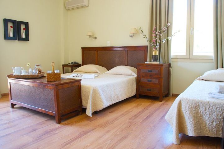 Room 4 of 43