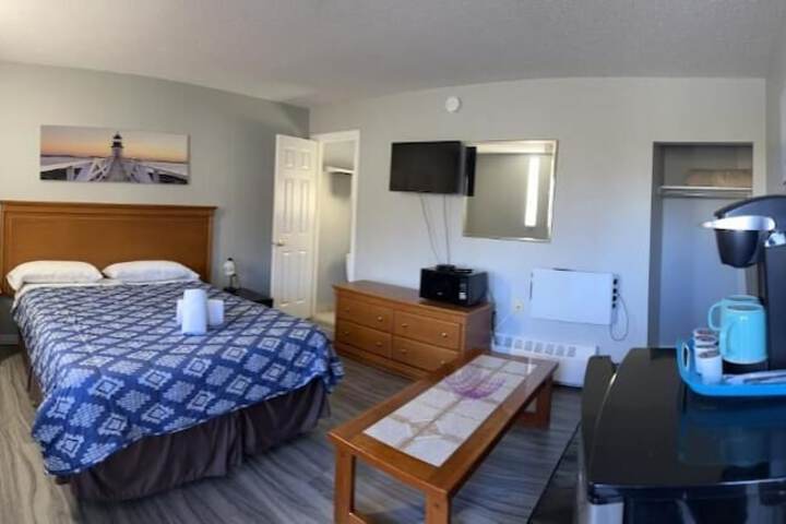 Room 4 of 10