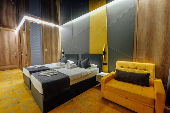 Room 8 of 31
