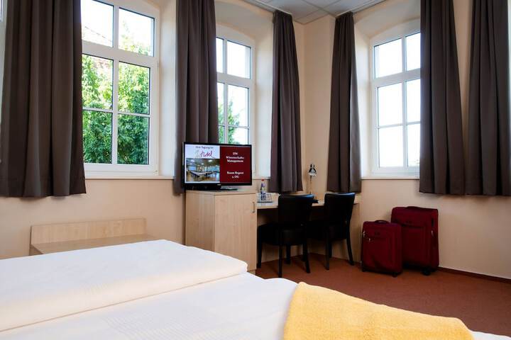 Room 10 of 67