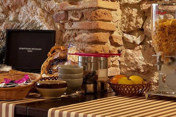 Breakfast area