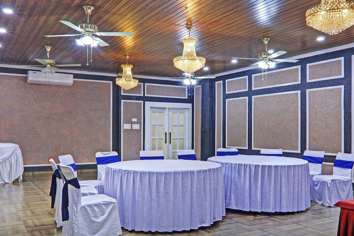 Ballroom/Hall 32 of 39