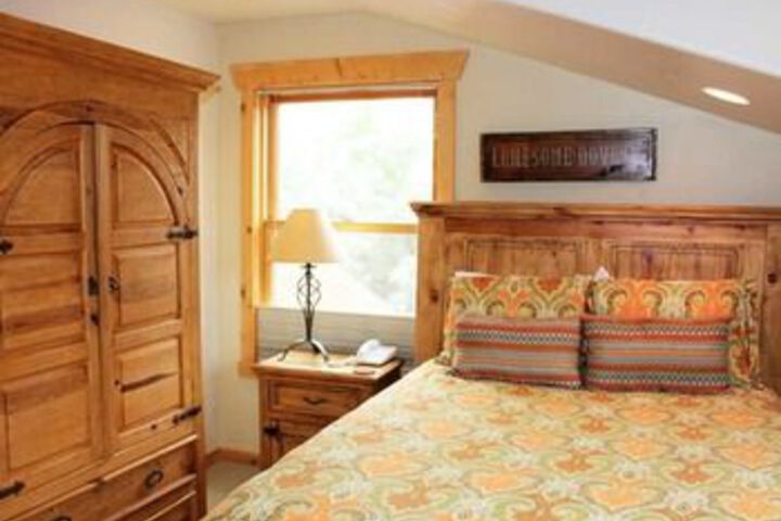 Room 14 of 65