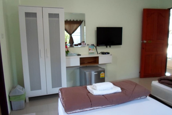 Room 13 of 80