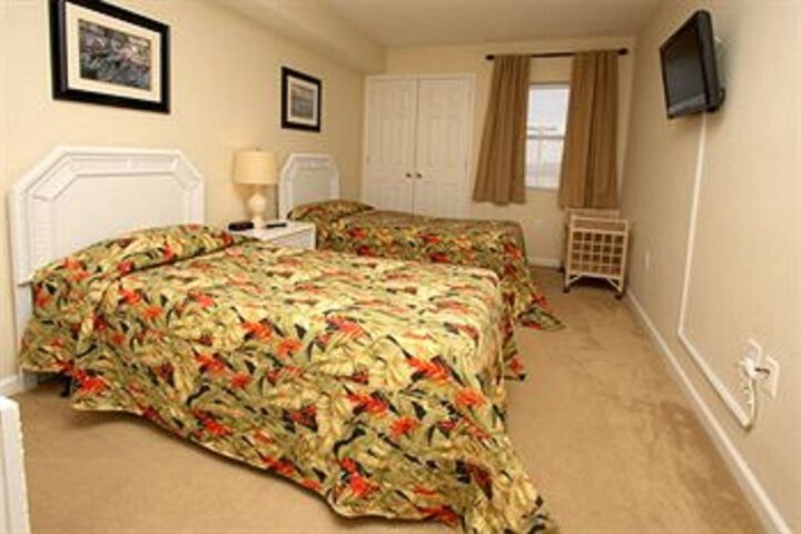 Room 15 of 36