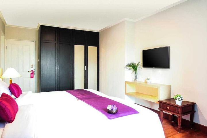 Room 28 of 39