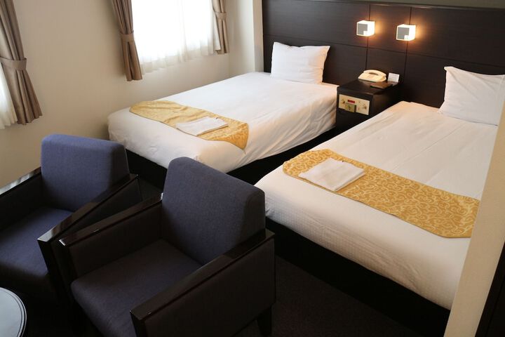 Room 16 of 40