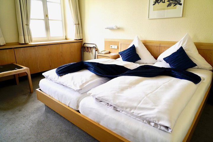 Room 5 of 50