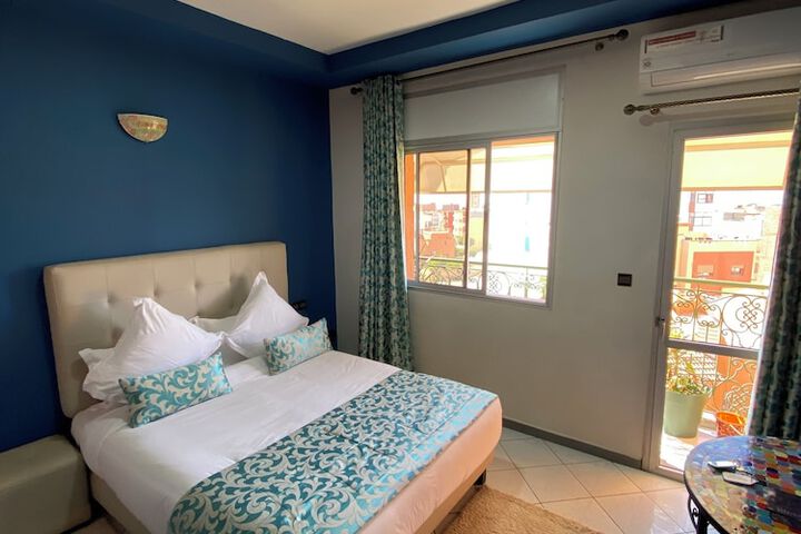 Room 10 of 14