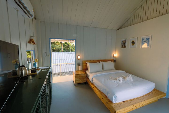 Room 27 of 70