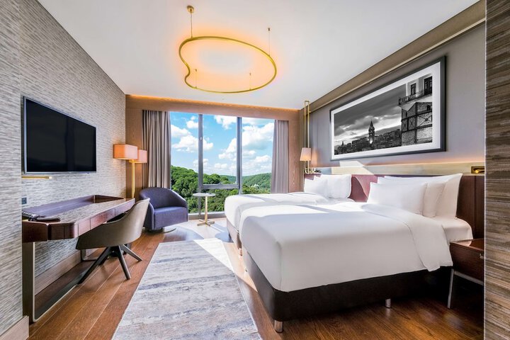 Room 47 of 202