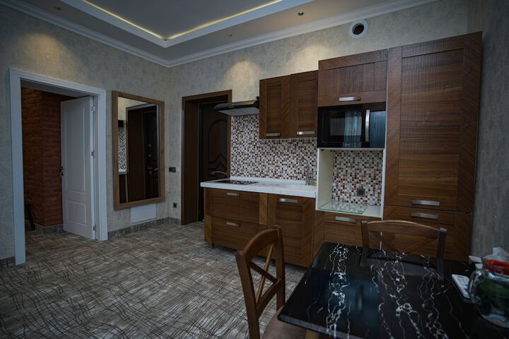 Room 21 of 38