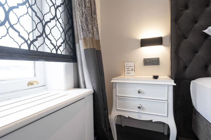 Room 71 of 184