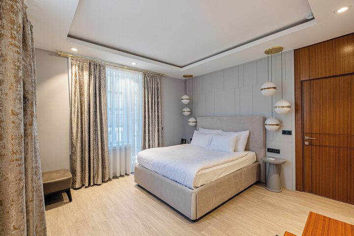 Room 4 of 53