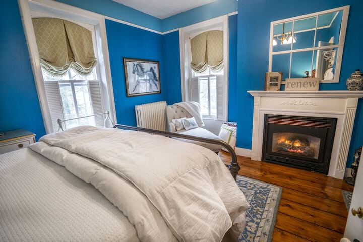 Room 4 of 40