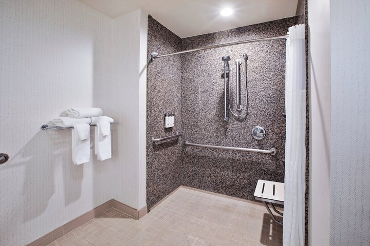 Room 15 of 23