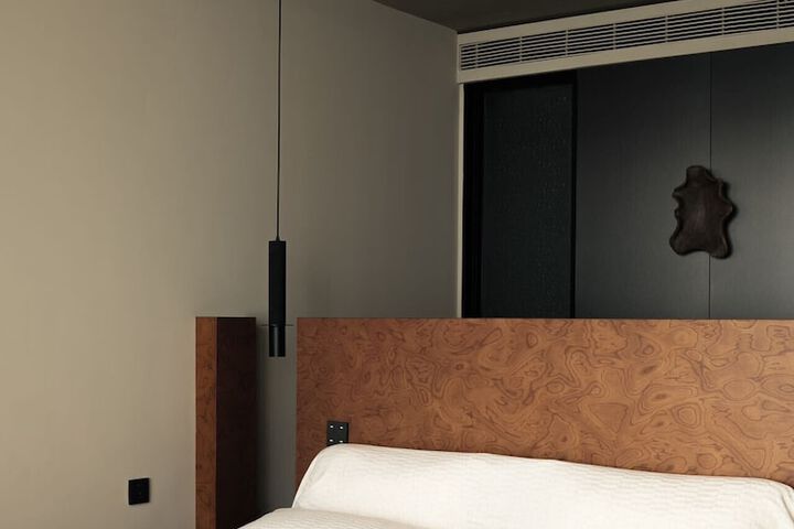 Room 20 of 158