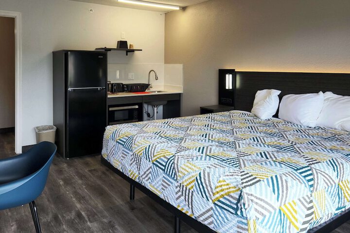 Room 5 of 38