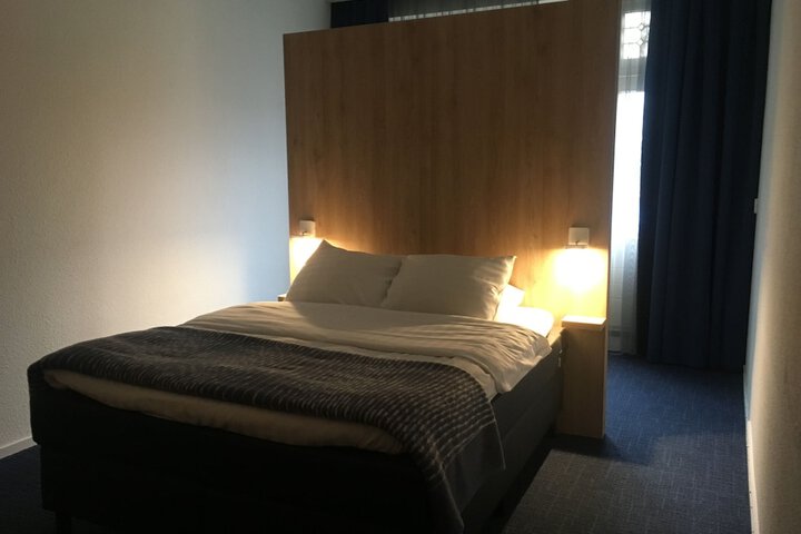 Room 9 of 51
