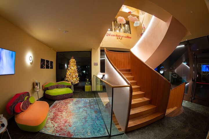 Hotel Interior 7 of 153