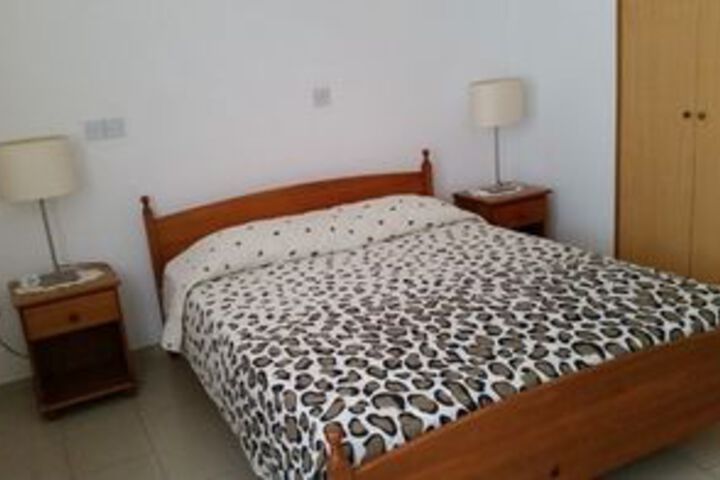 Room 8 of 19