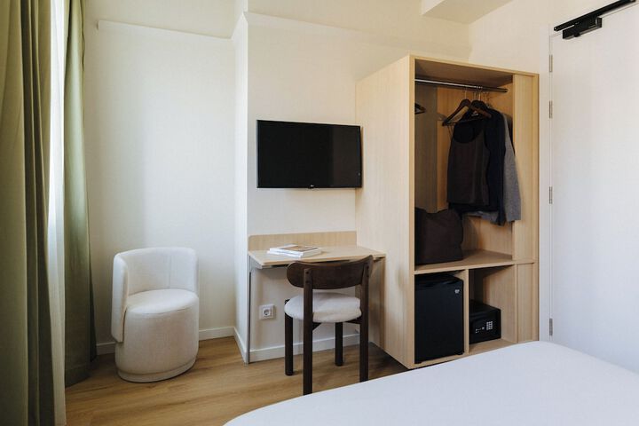 Room 25 of 58