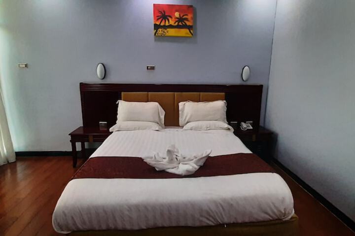 Room 6 of 22